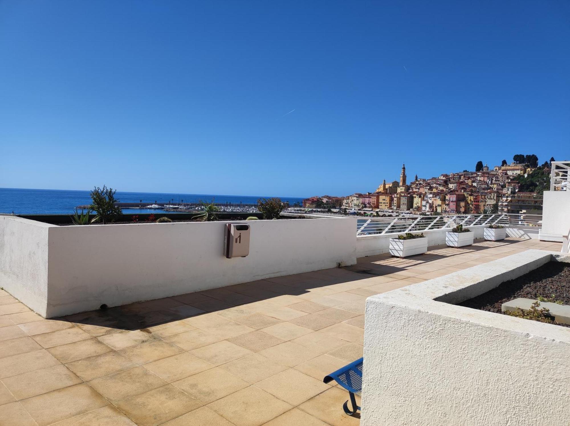 Roca Sea Apartment *